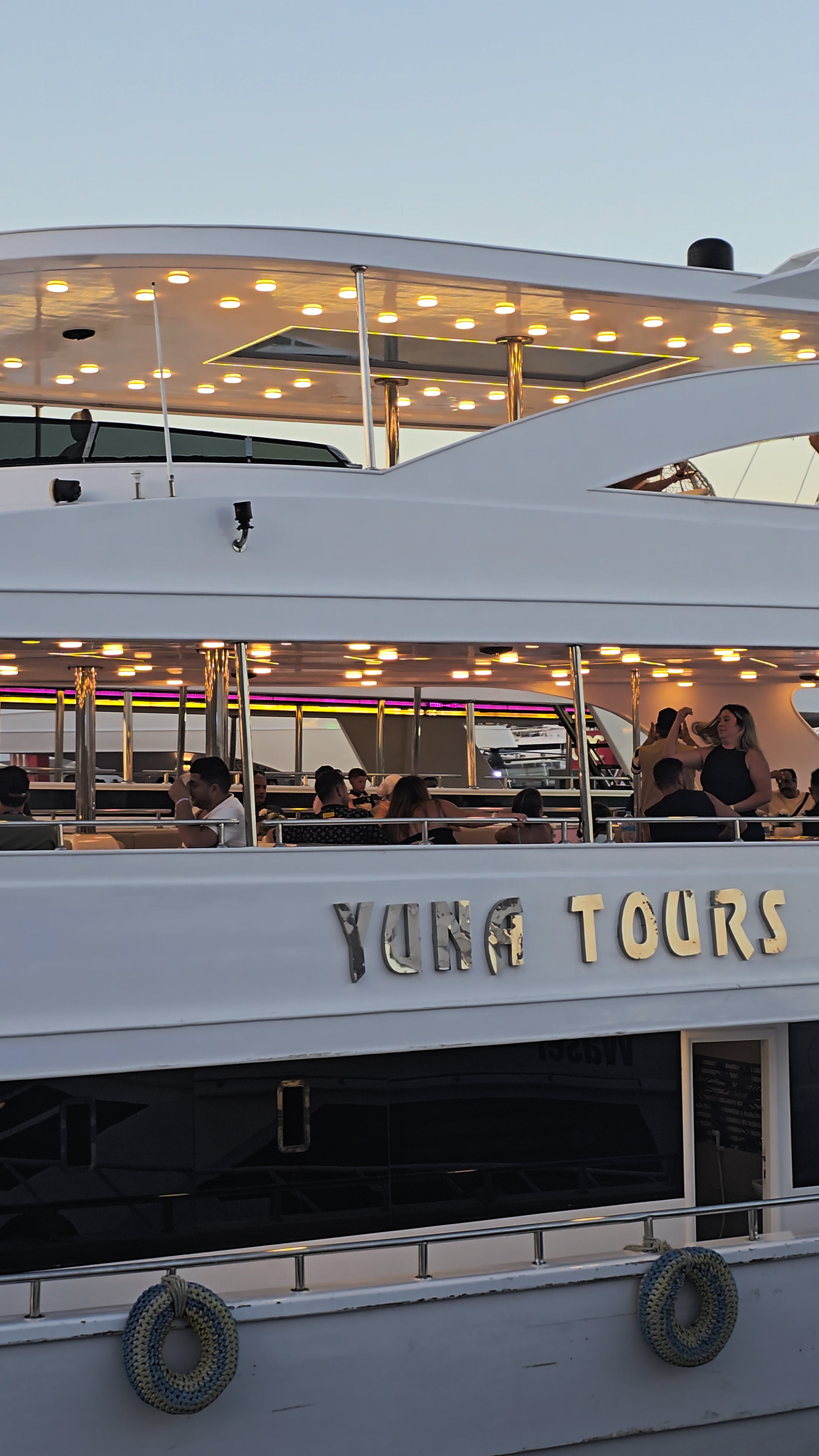3Evening Dinner Cruise on a Yacht in Sharm El Sheikh